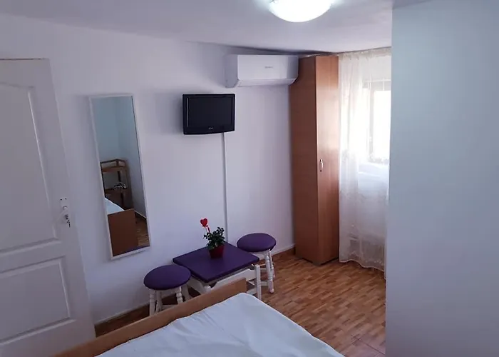 Gazde/Camere de închiriat Casa Duminica 2 Mai