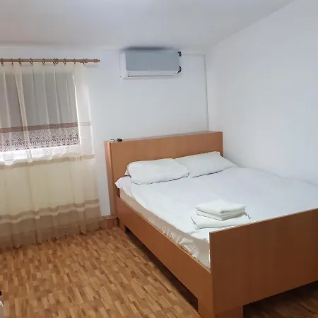 Casa Duminica Două Mai